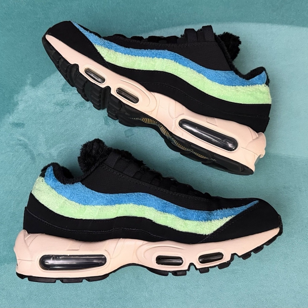 Nike Air Max 95 Shoes Womens Size 10 Multicolor Faux Fur Sneakers DB9577-001 - Picture 3 of 9